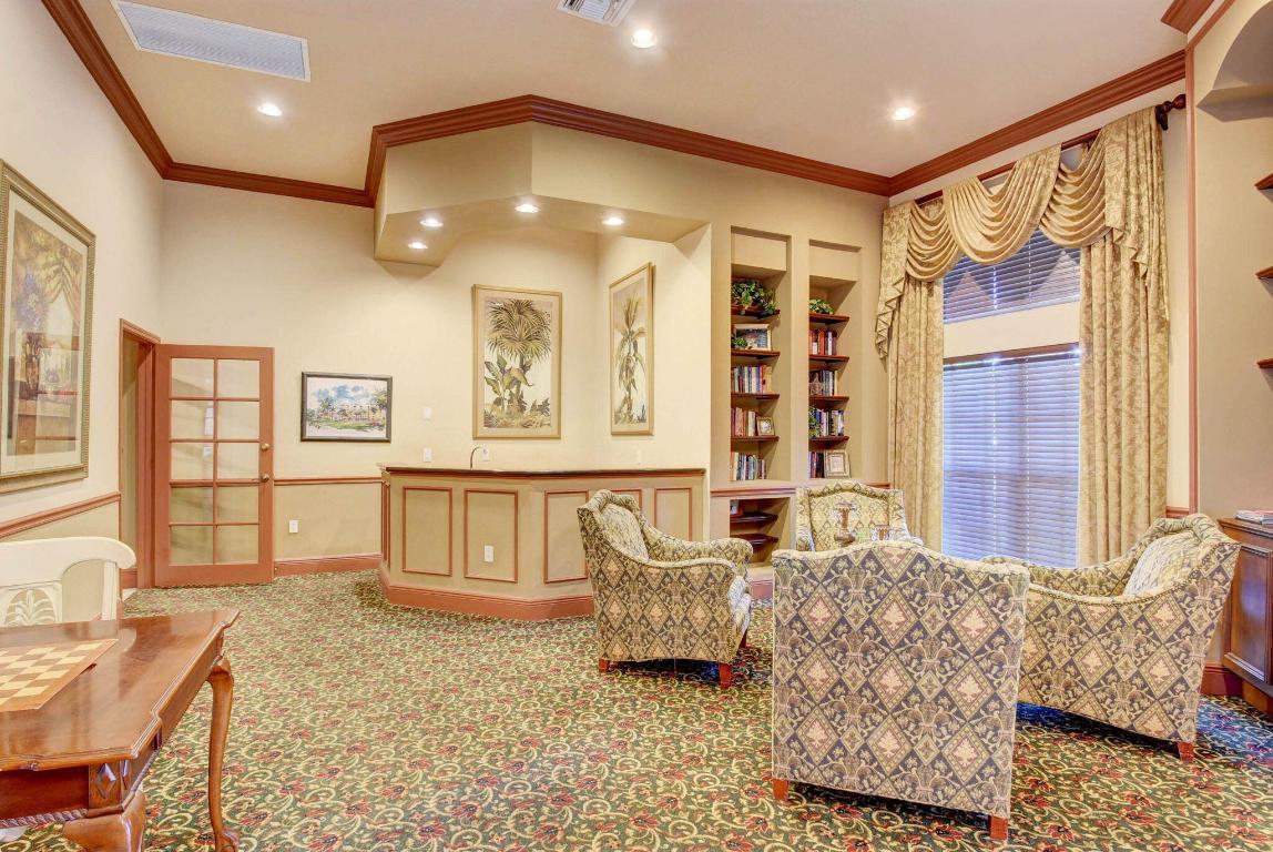 HYPOLUXOS MARINERS CAY CONDO - Residential