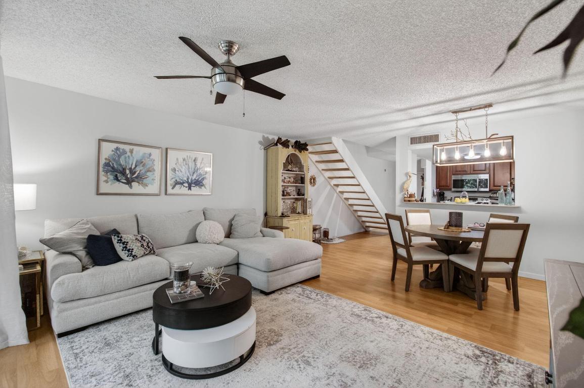 HYPOLUXOS MARINERS CAY CONDO - Residential