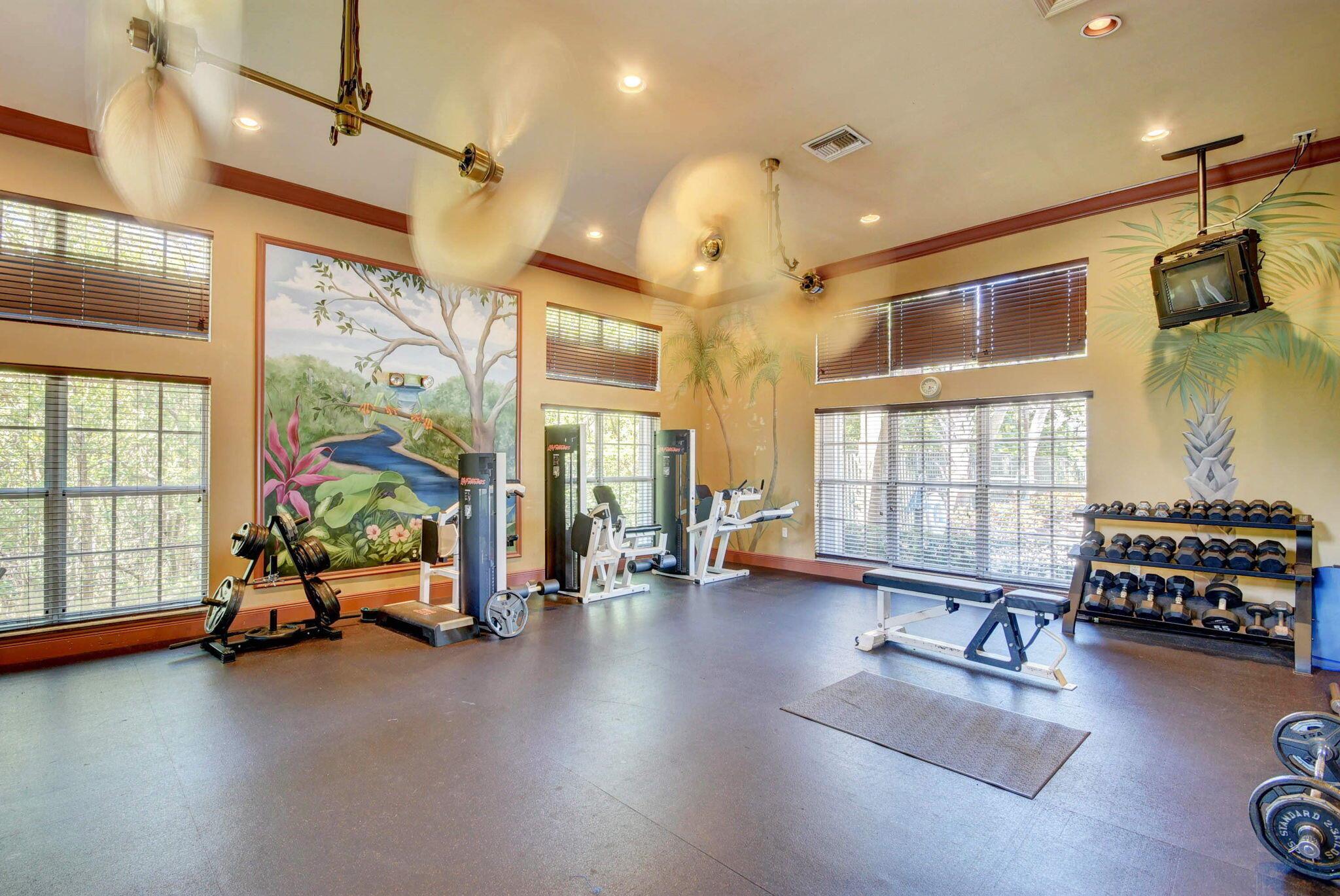 HYPOLUXOS MARINERS CAY CO - Residential