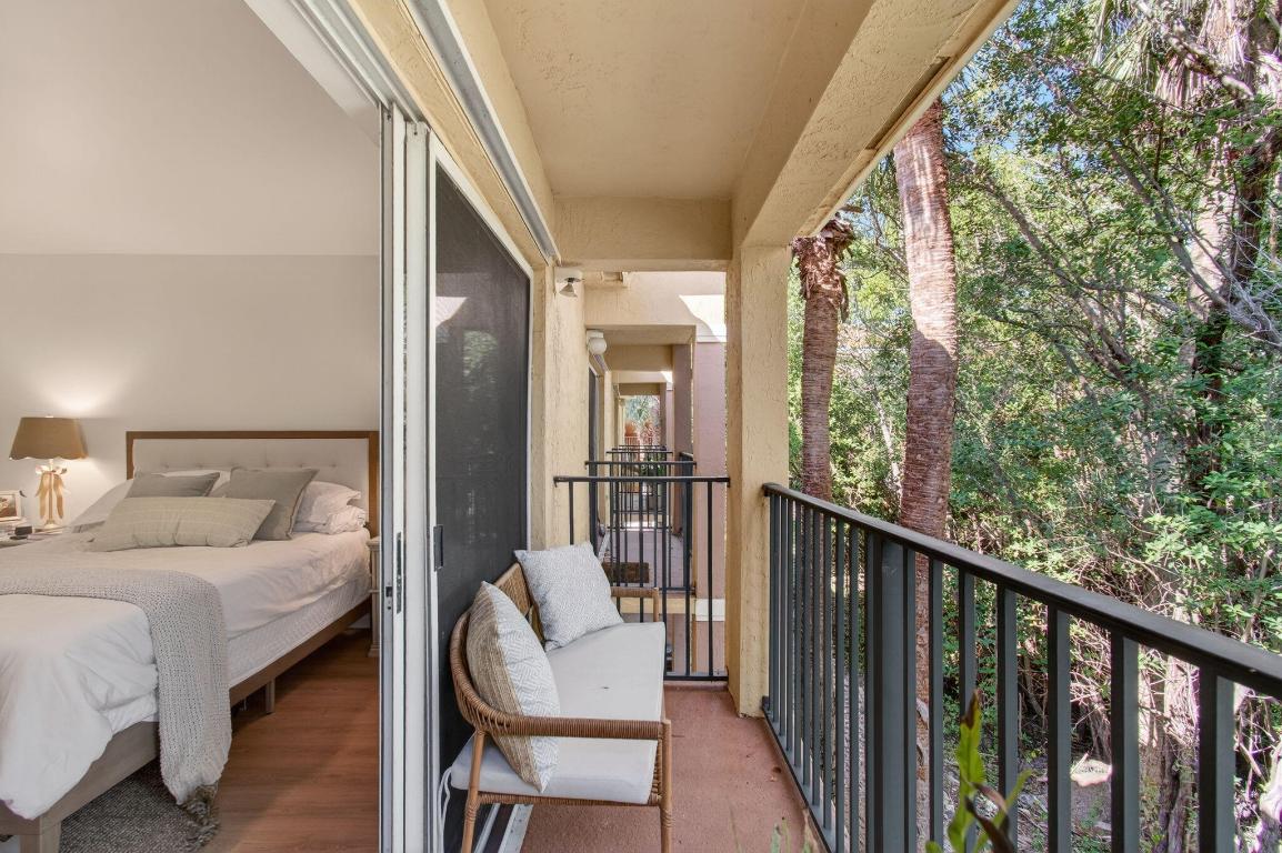 HYPOLUXOS MARINERS CAY CONDO - Residential