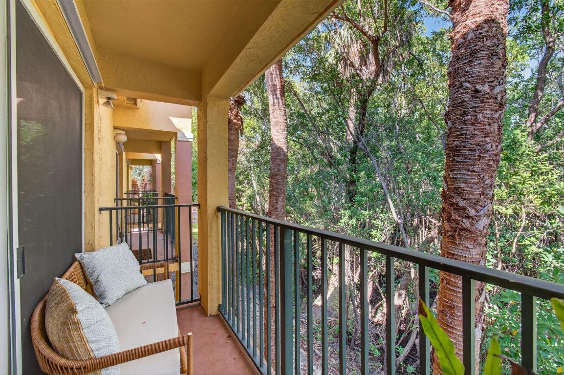 HYPOLUXOS MARINERS CAY CONDO - Residential