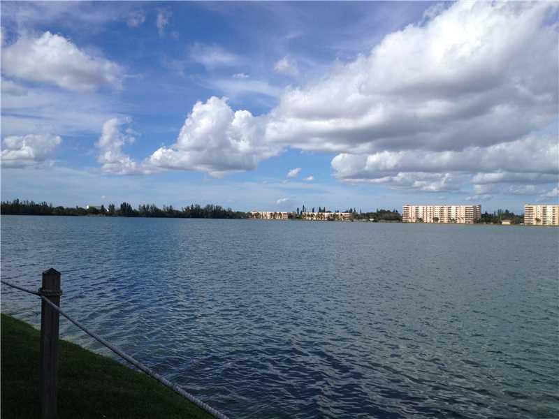 LAKE EMERALD - Residential