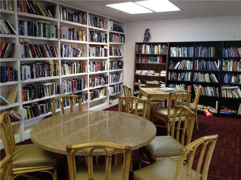 LAKE EMERALD - Residential