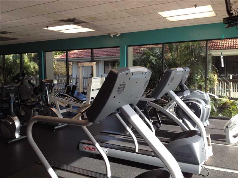 LAKE EMERALD - Residential