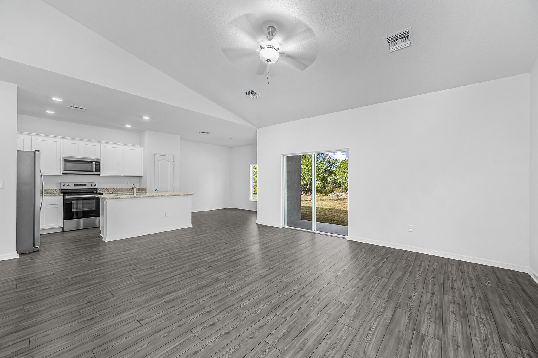 VERO LAKE ESTATES UNIT O - Residential