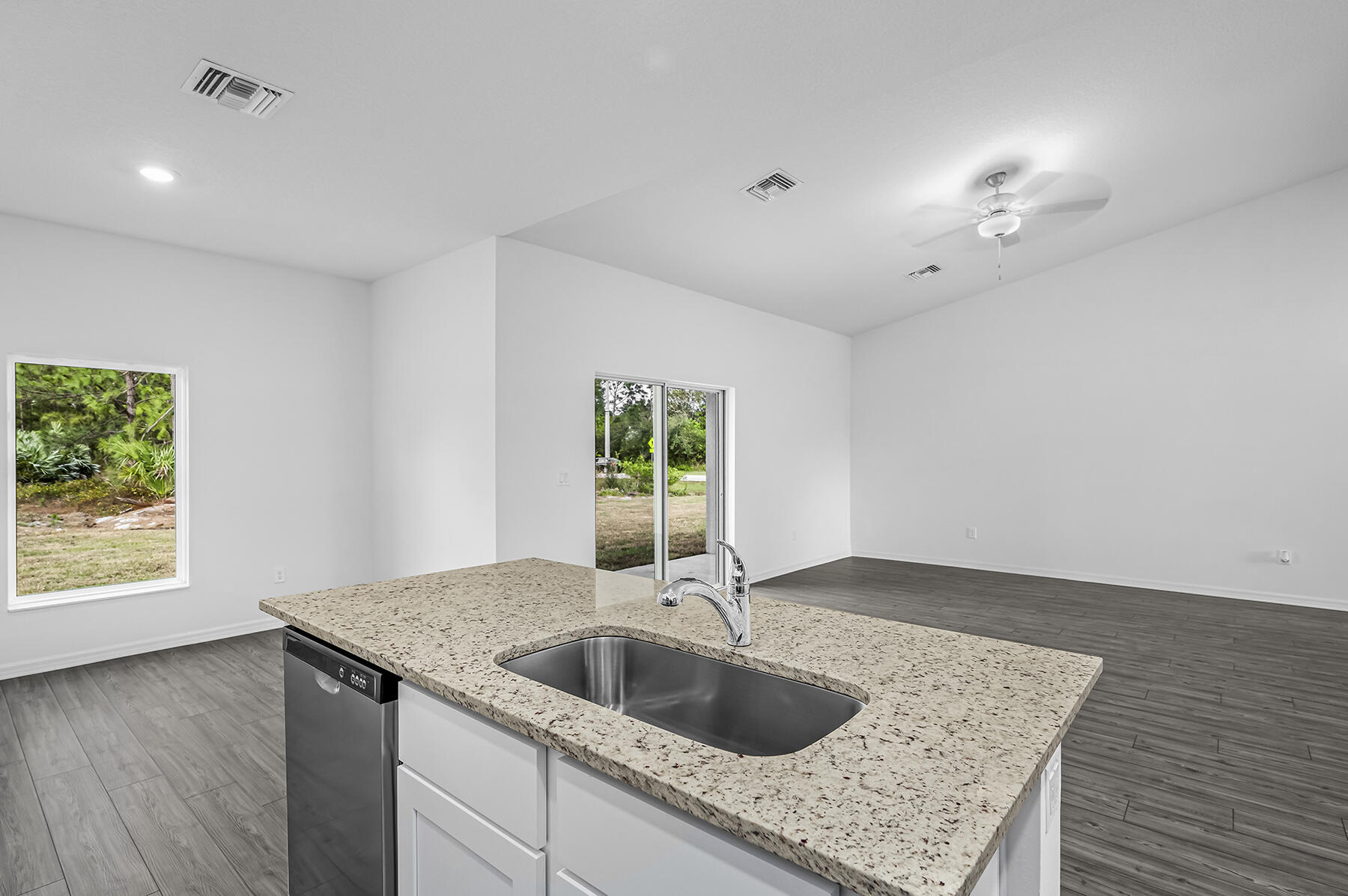 VERO LAKE ESTATES UNIT O - Residential