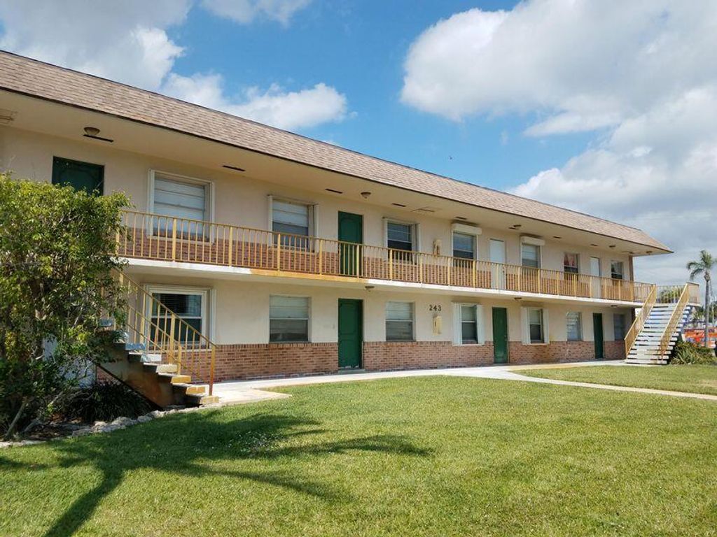 Photo of 243 Castlewood Drive #7, North Palm Beach, FL 33408 (MLS # R10859974)