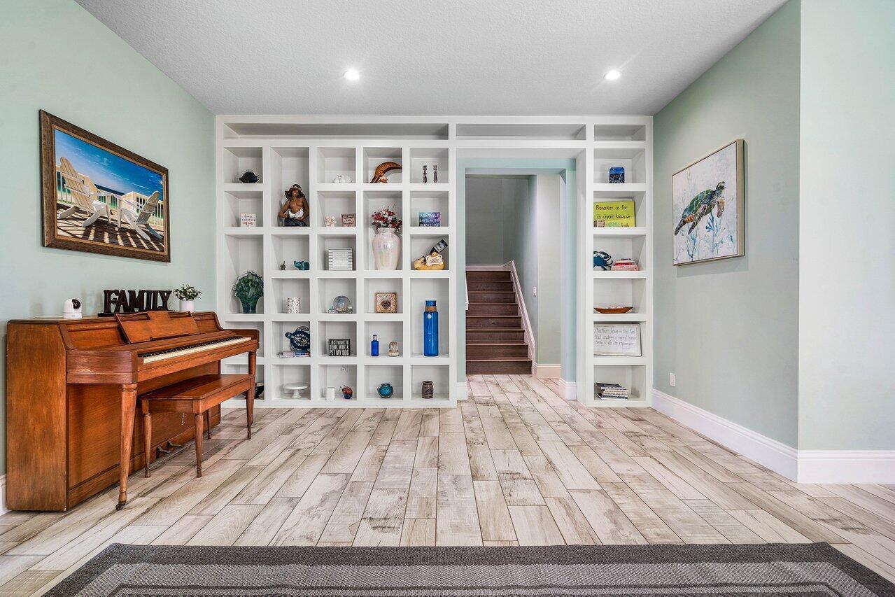 7611 Moonrise Drive