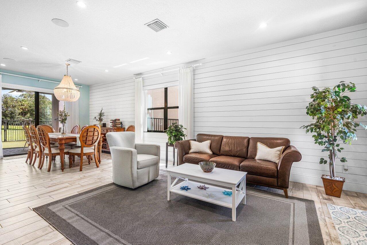 7611 Moonrise Drive