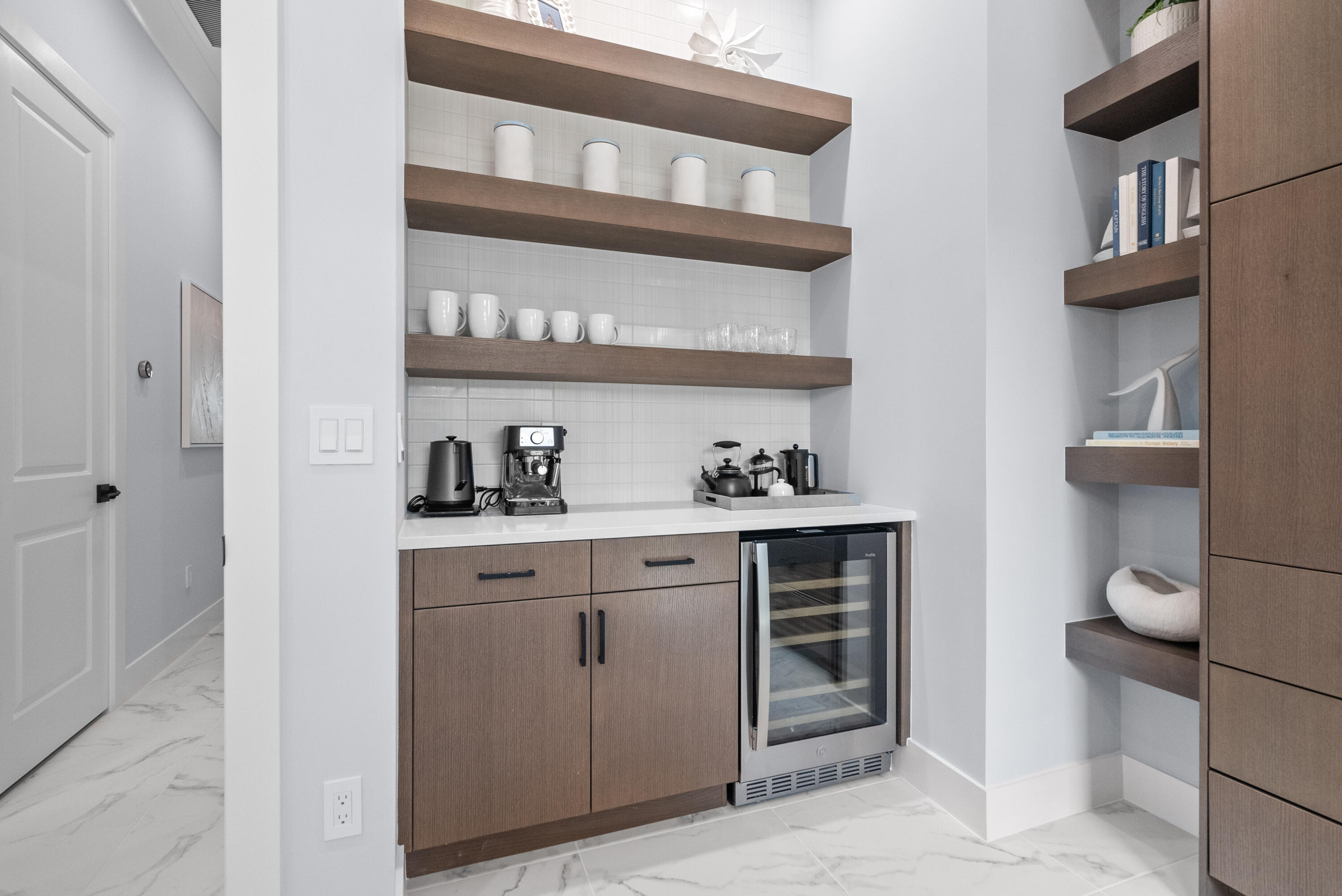 SEAGLASS P. D. - Residential