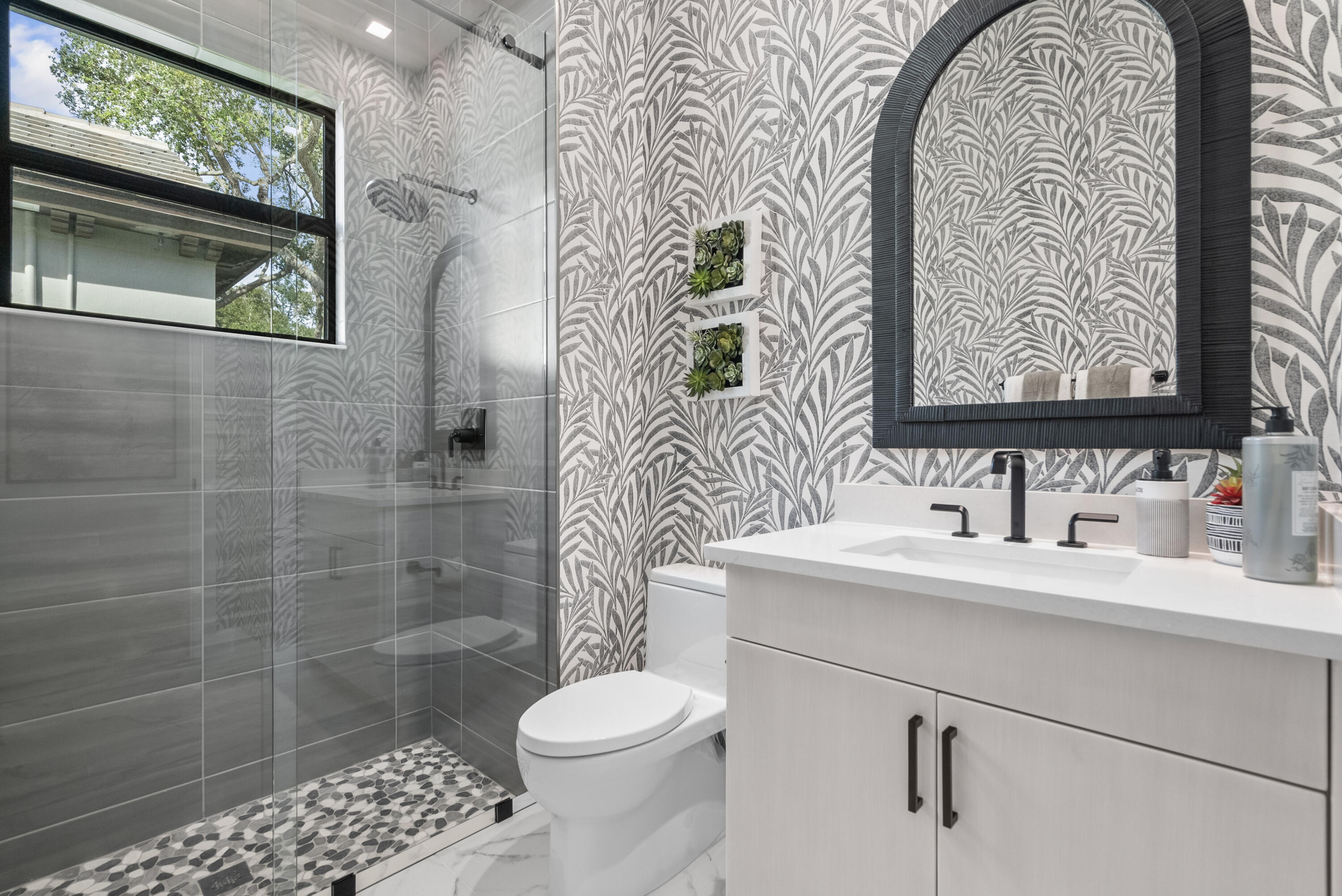 SEAGLASS P. D. - Residential