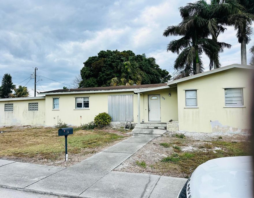 Great starter home, corner lot, needs some work with plenty of space and the opportunity of fixing up and making it your own.  Property is near Elementary, Middle and High School.  Sellers are very MOTIVATED.  Please send all offers!!!