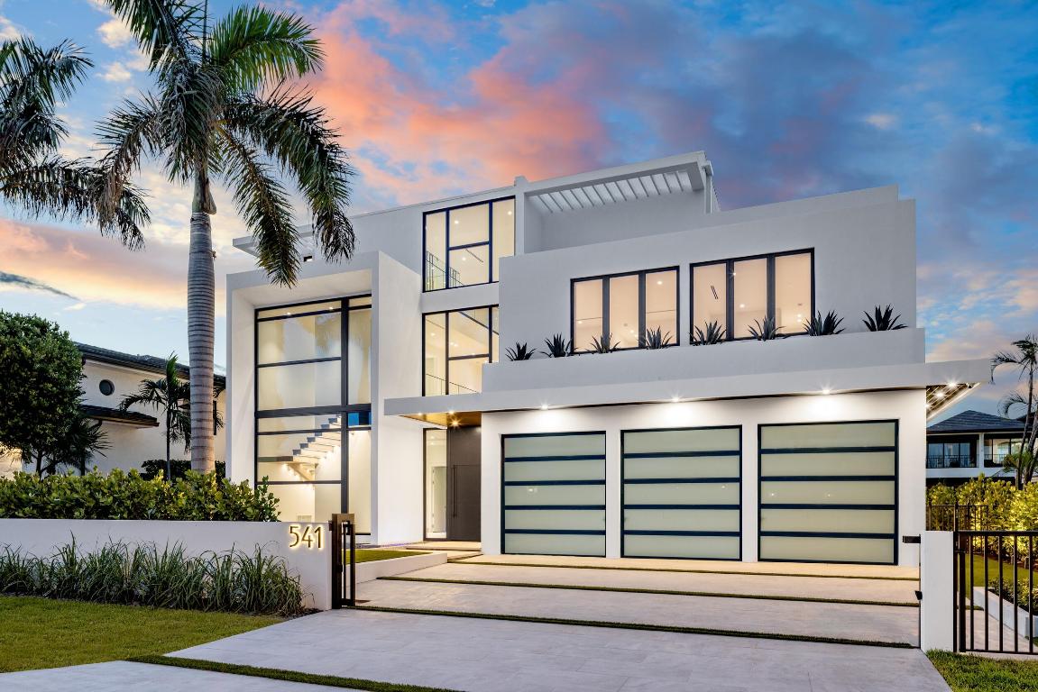 541 Golden Harbour Drive