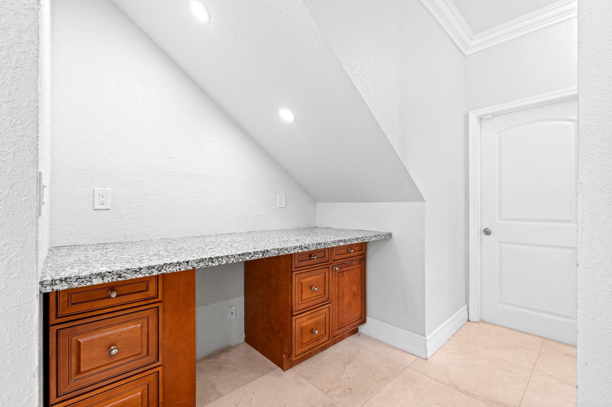 Parkside Estates 170-35 B - Residential Lease
