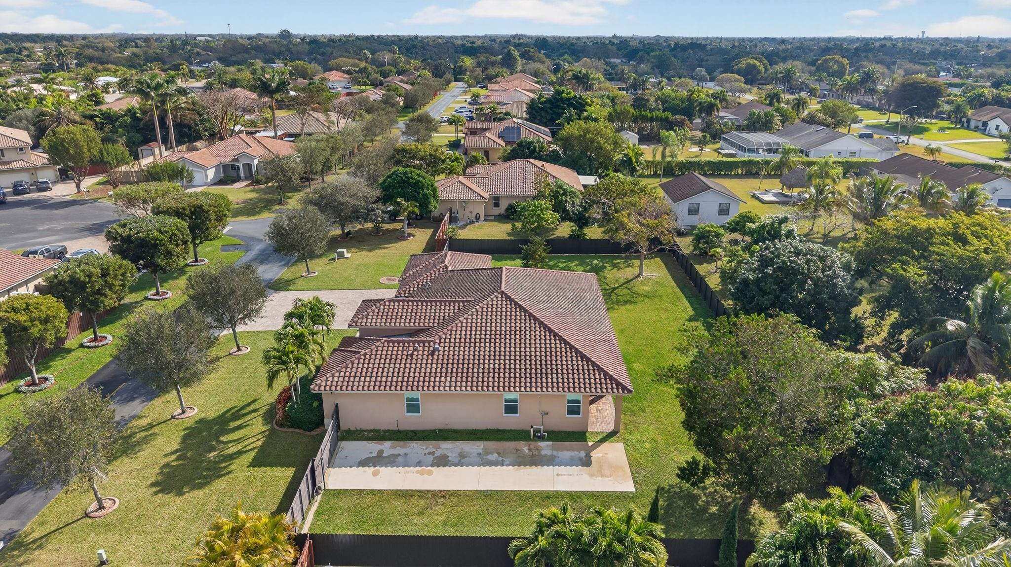 REDLAND REEF - Residential