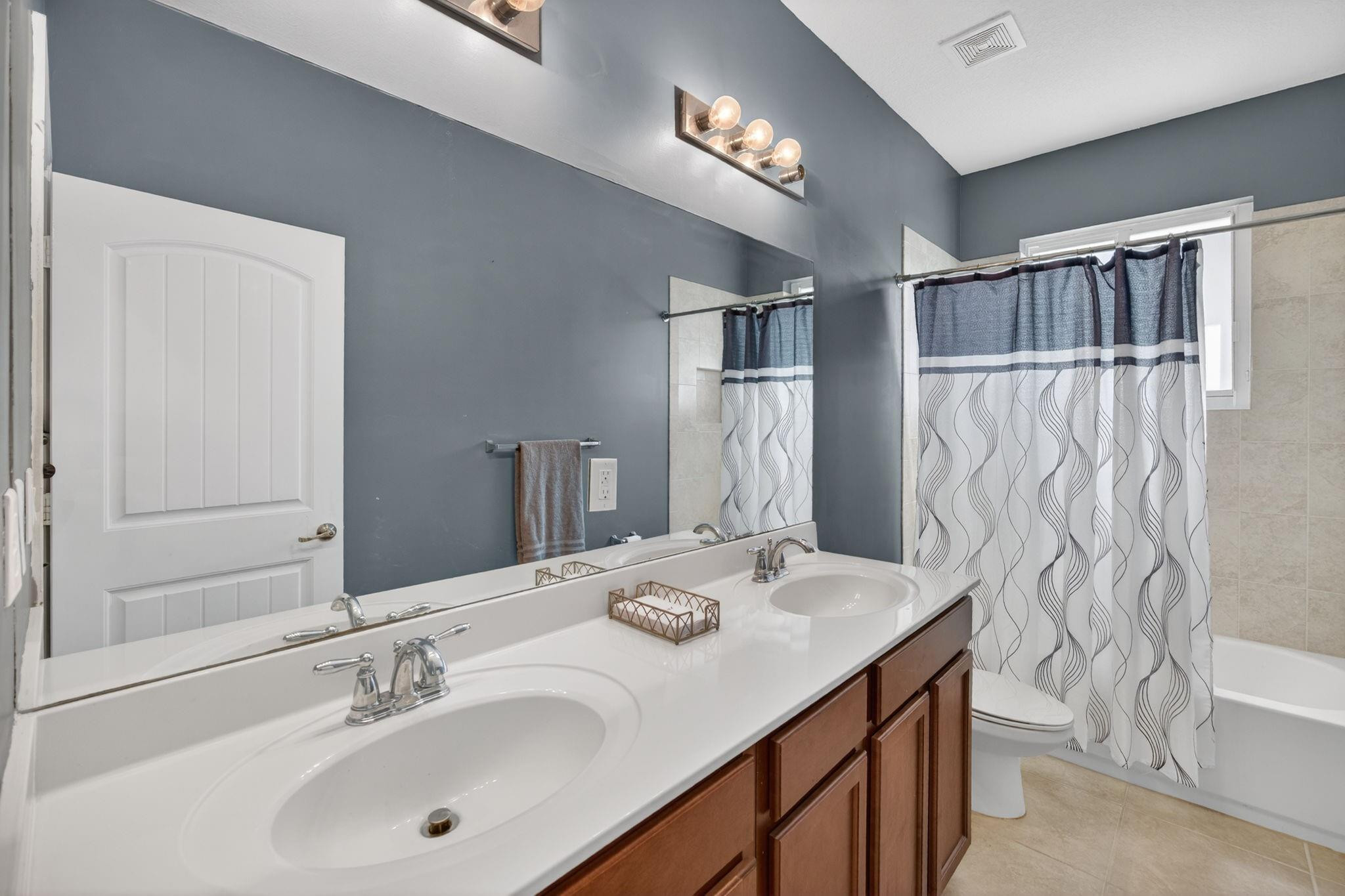 REDLAND REEF - Residential