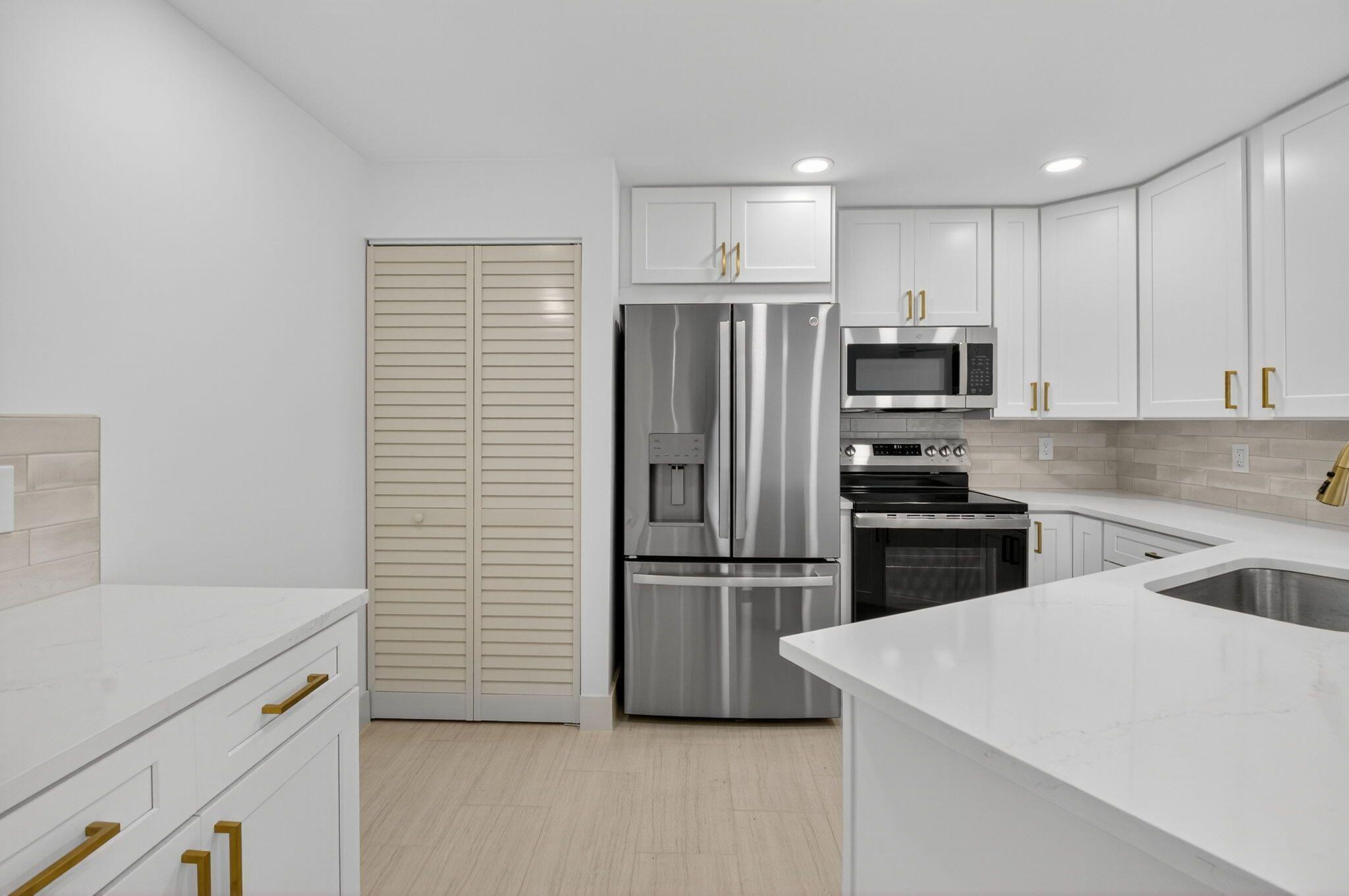 Evergreen Condo - Residential