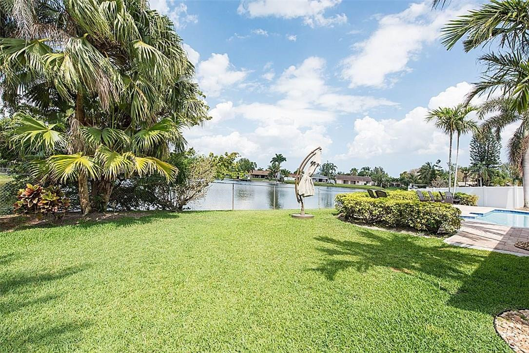 Rolling Hills Lake Estate - Residential