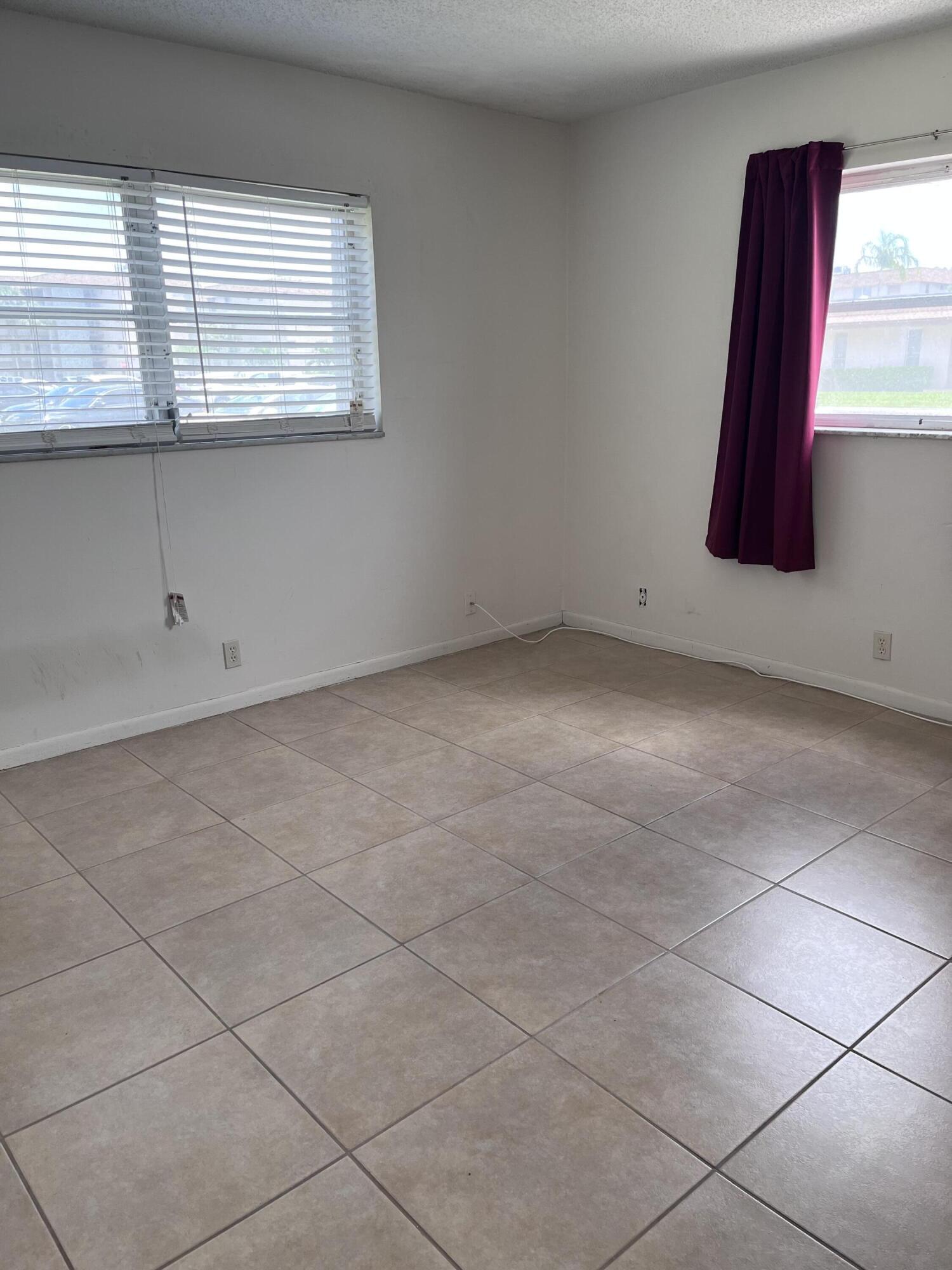 ARROWHEAD CONDO NO IX - Residential