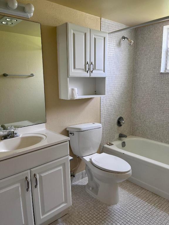 ARROWHEAD CONDO NO IX - Residential