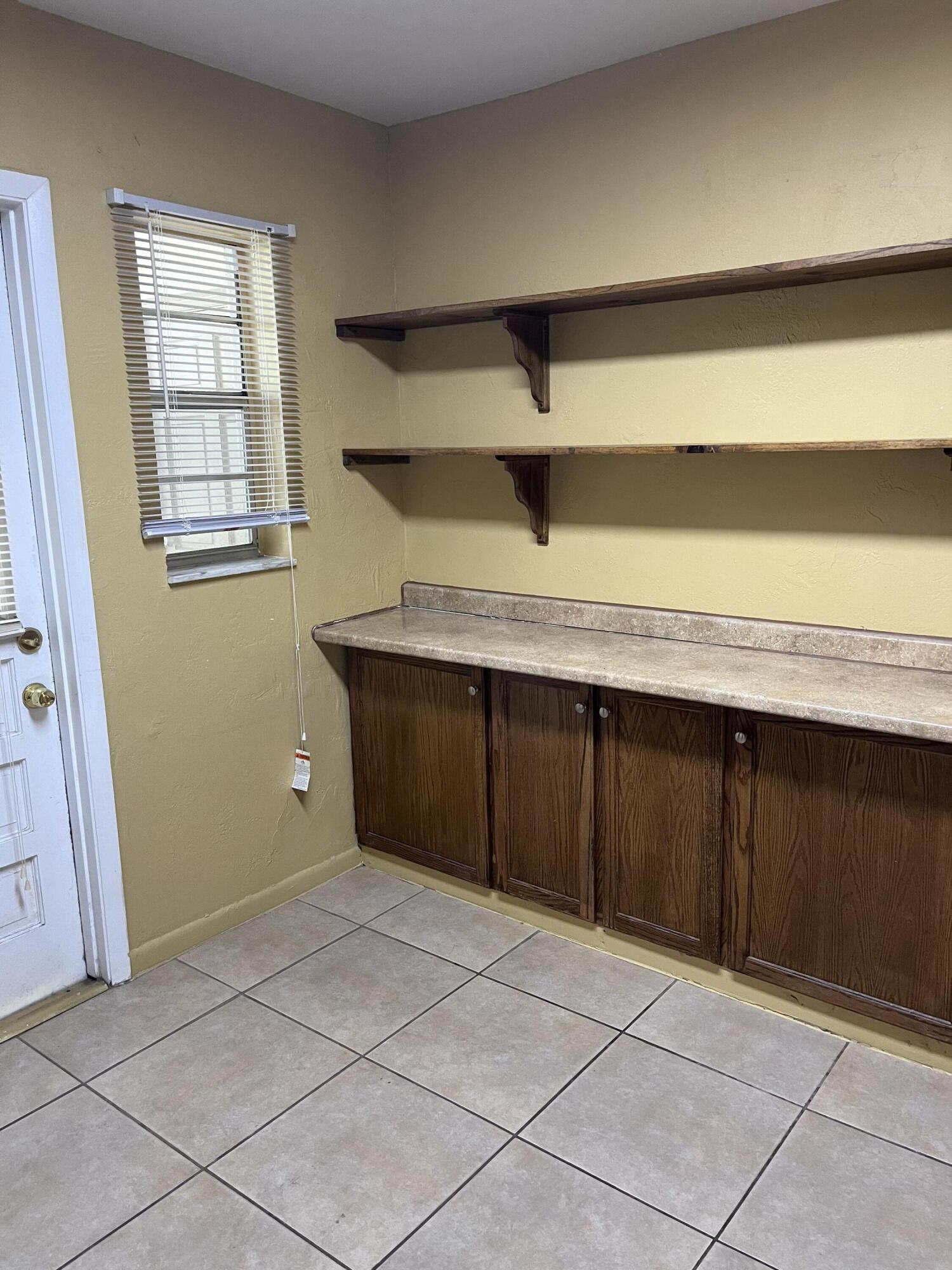 ARROWHEAD CONDO NO IX - Residential