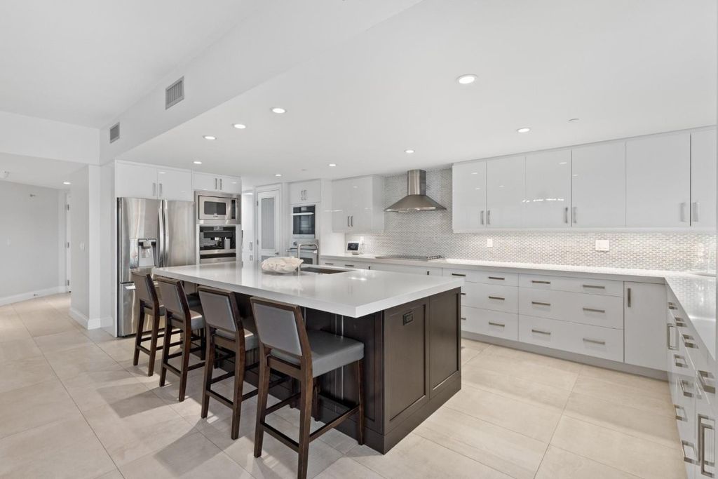 Photo of 1532 SE 12th Street #302, Fort Lauderdale, FL 33316 (MLS # F10528438)