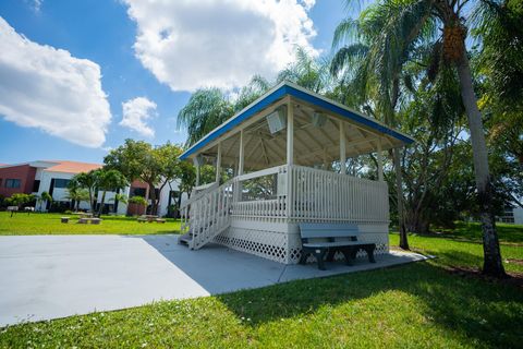 A home in Deerfield Beach