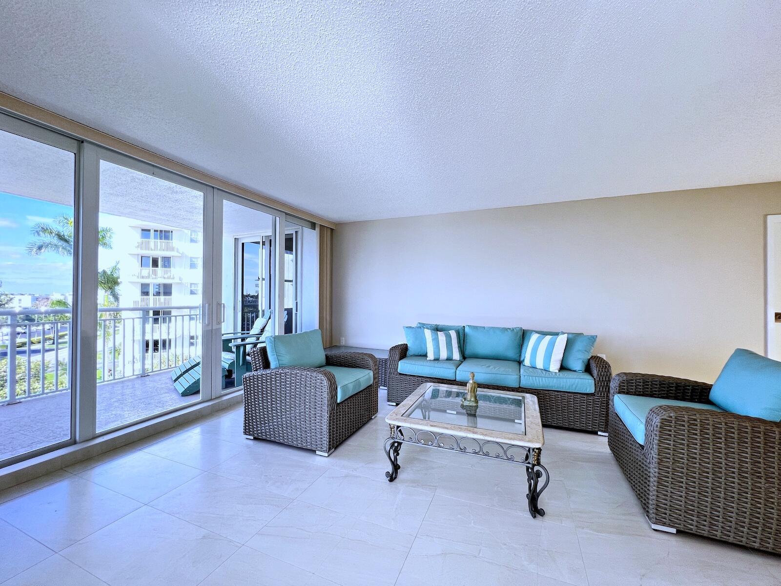 BARCLAY CONDO - Residential