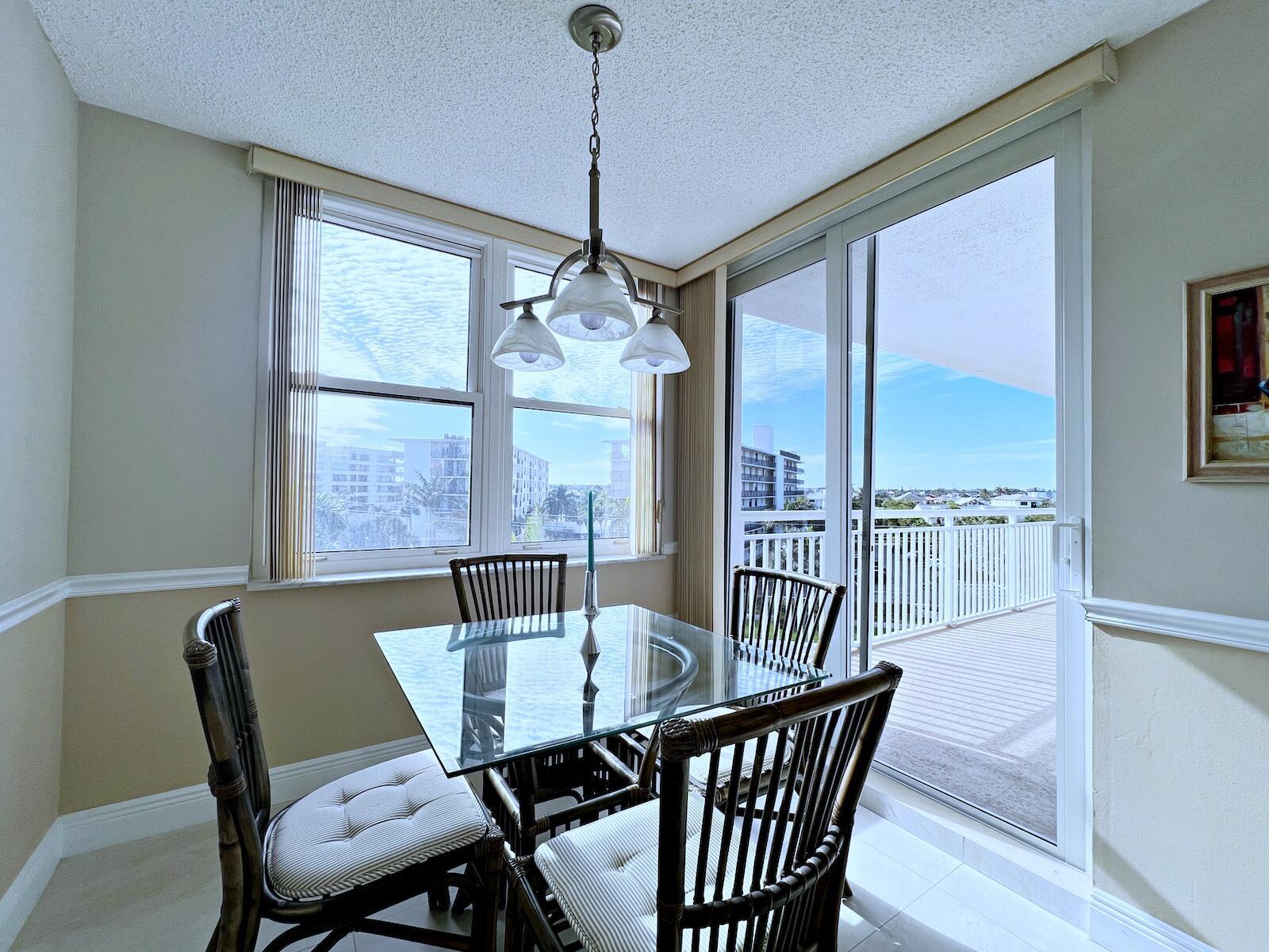 BARCLAY CONDO - Residential