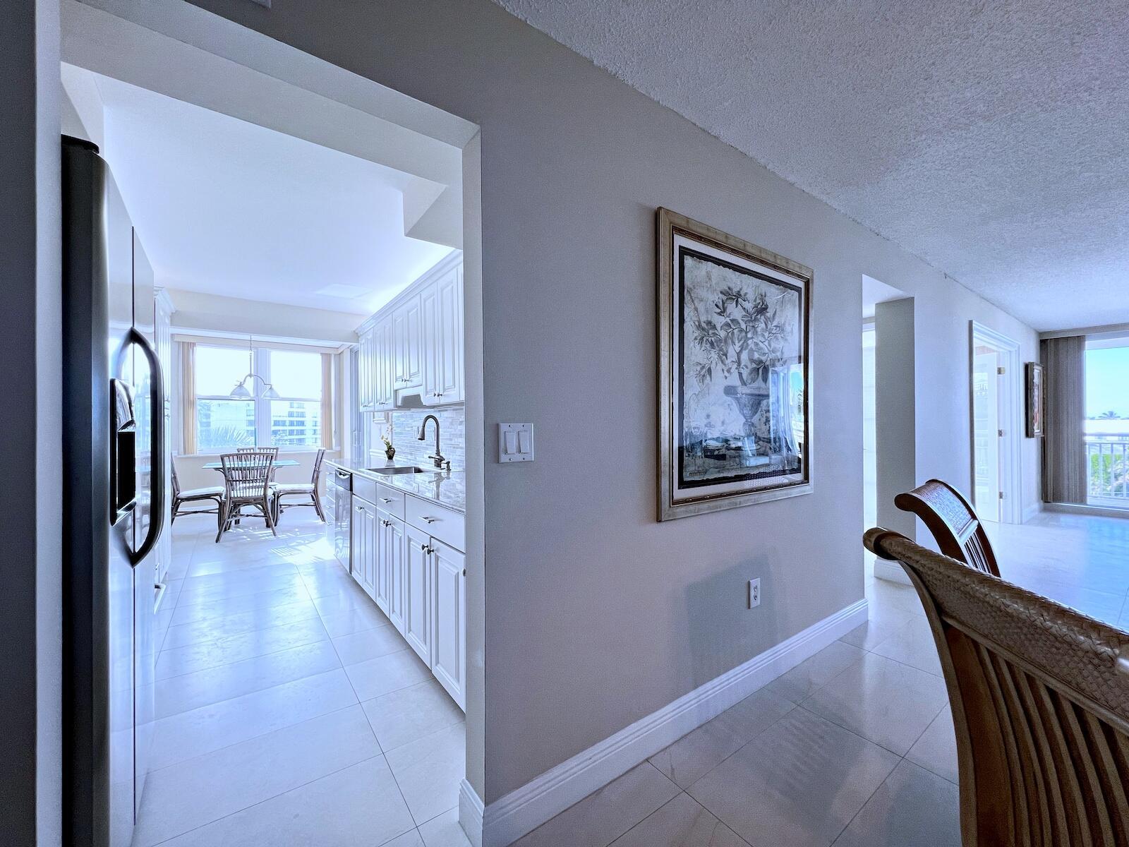BARCLAY CONDO - Residential