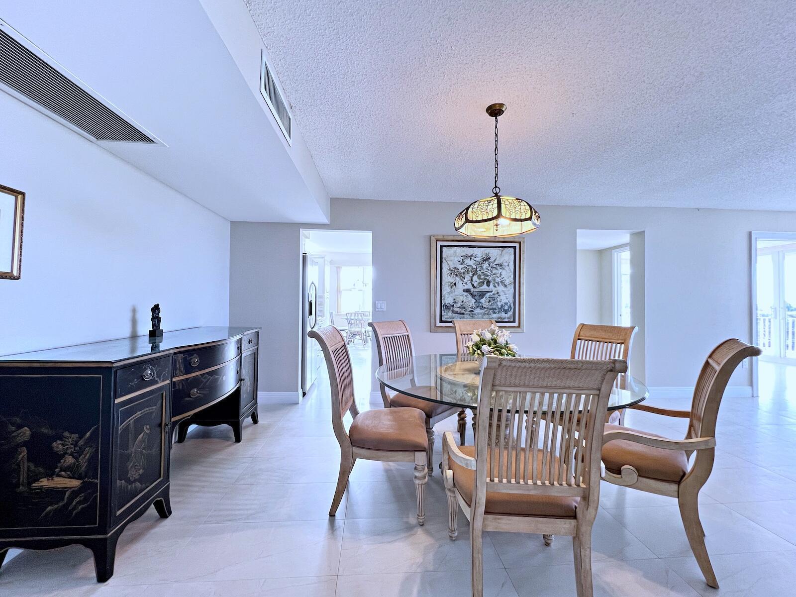 BARCLAY CONDO - Residential