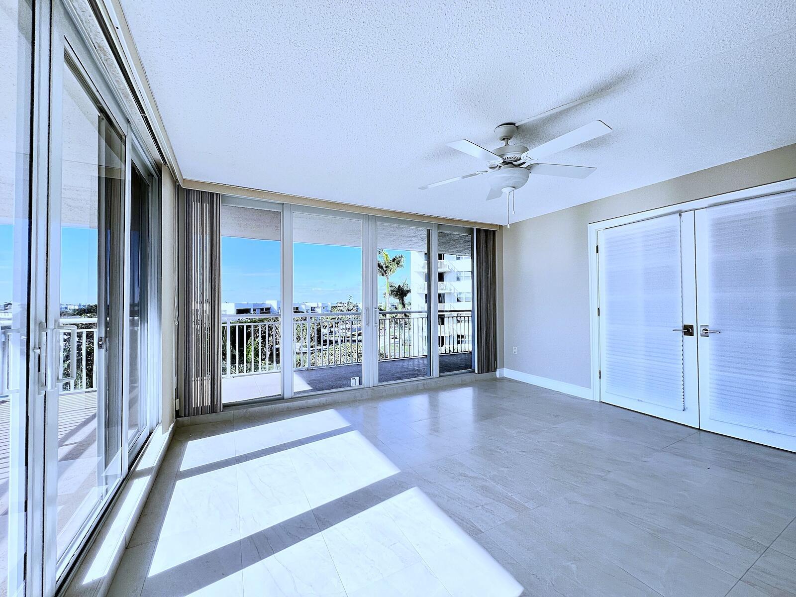 BARCLAY CONDO - Residential
