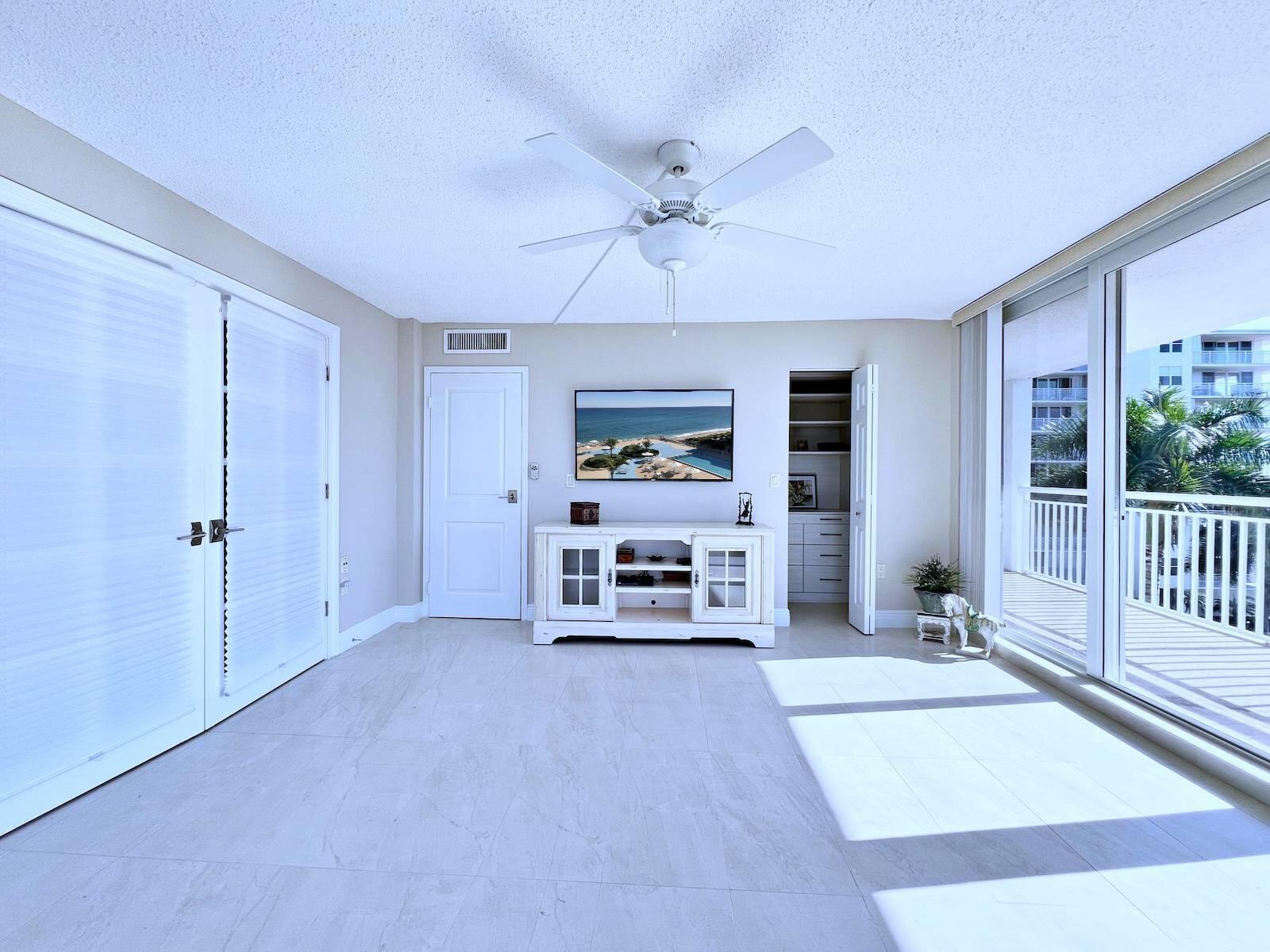 BARCLAY CONDO - Residential