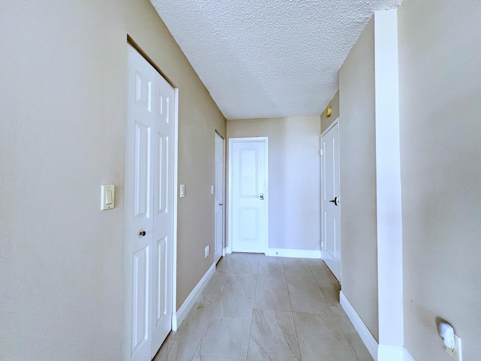 BARCLAY CONDO - Residential
