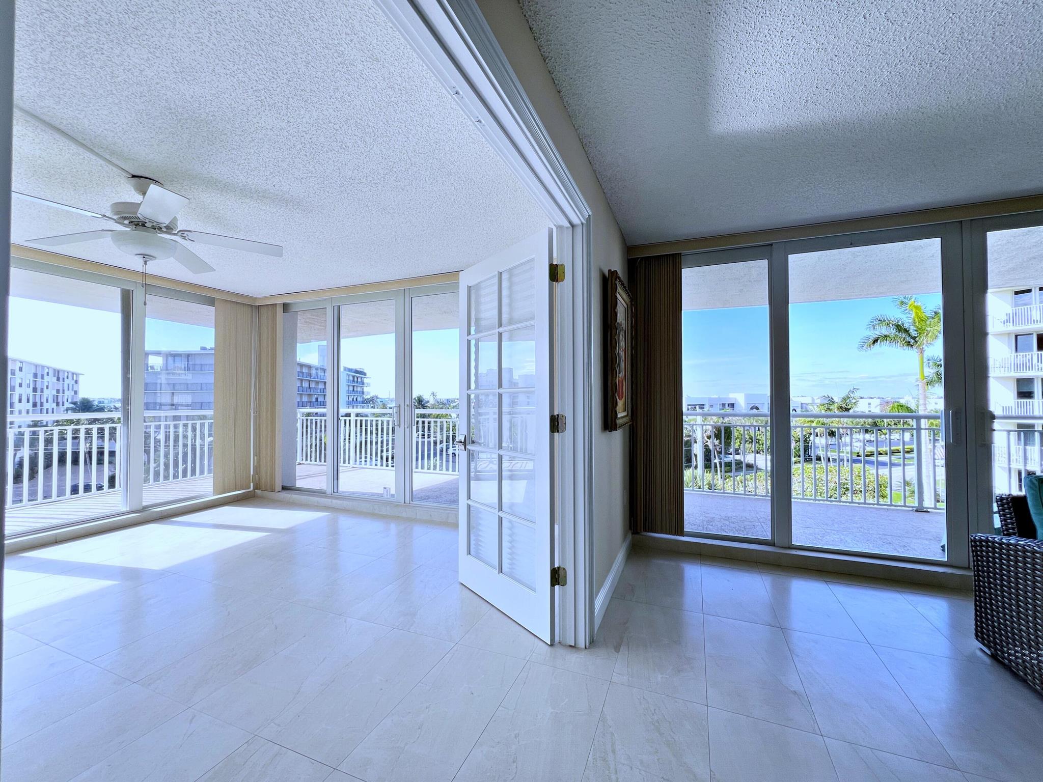 BARCLAY CONDO - Residential