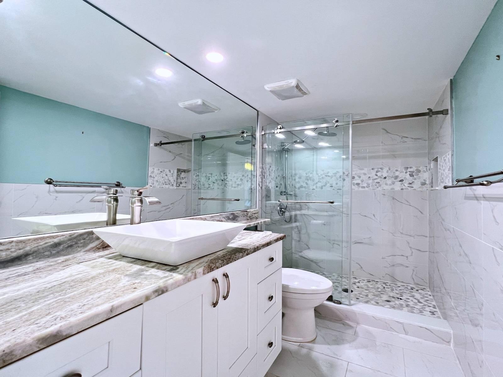 BARCLAY CONDO - Residential