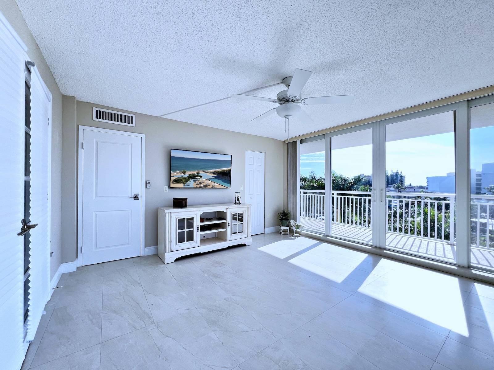 BARCLAY CONDO - Residential