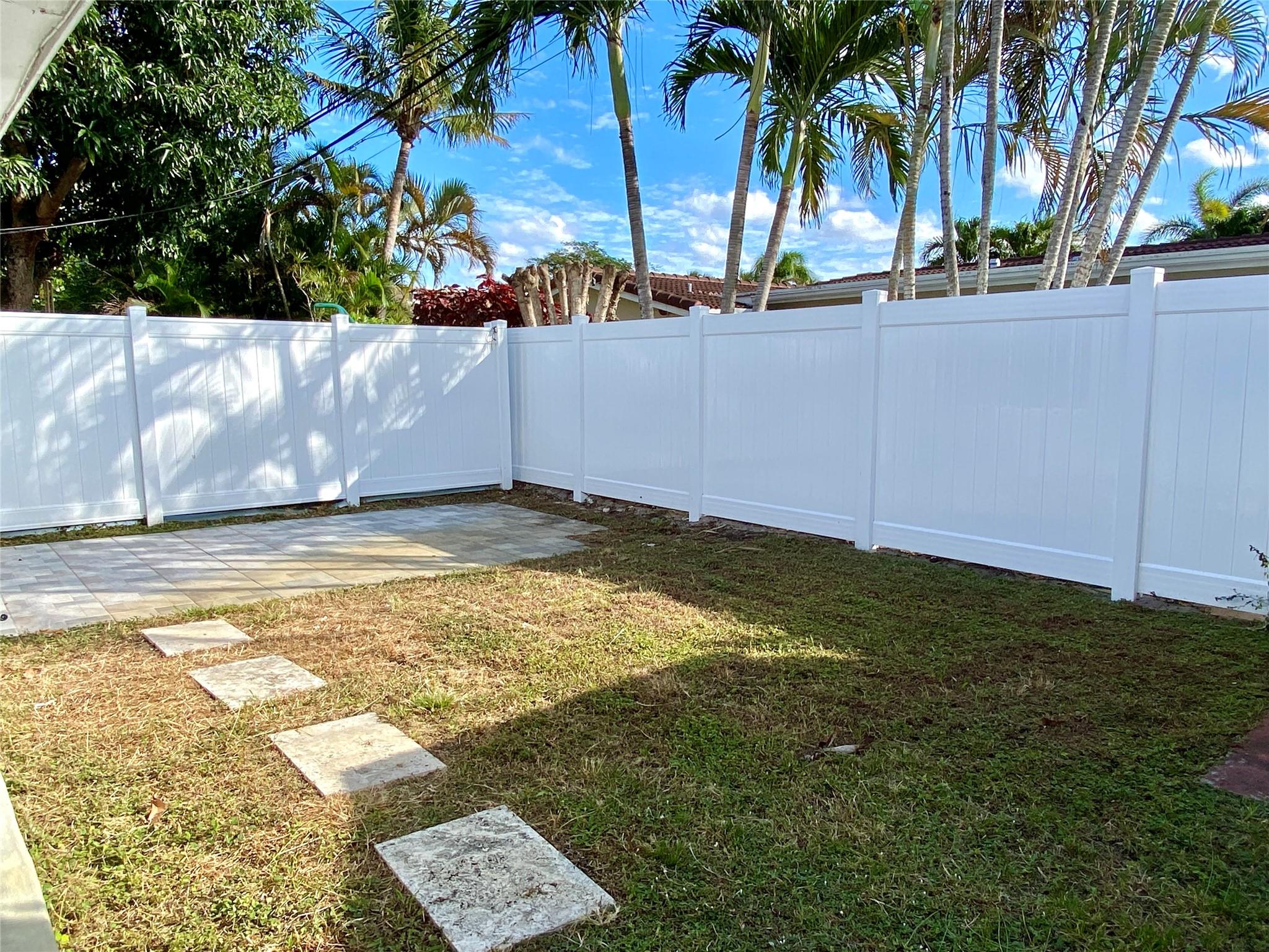 CORAL RIDGE ISLES - Residential Lease