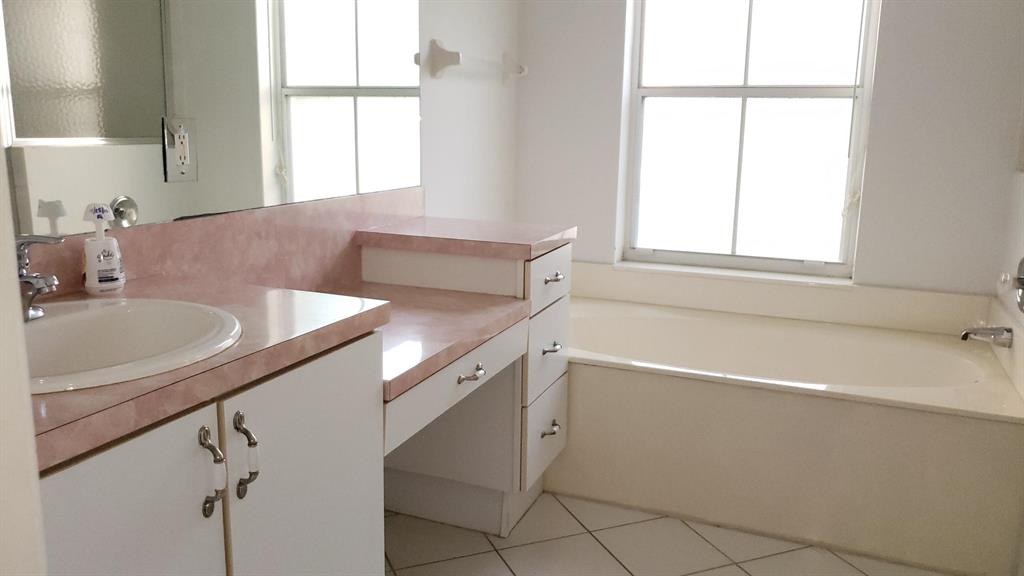 WELLINGTONS EDGE - Residential