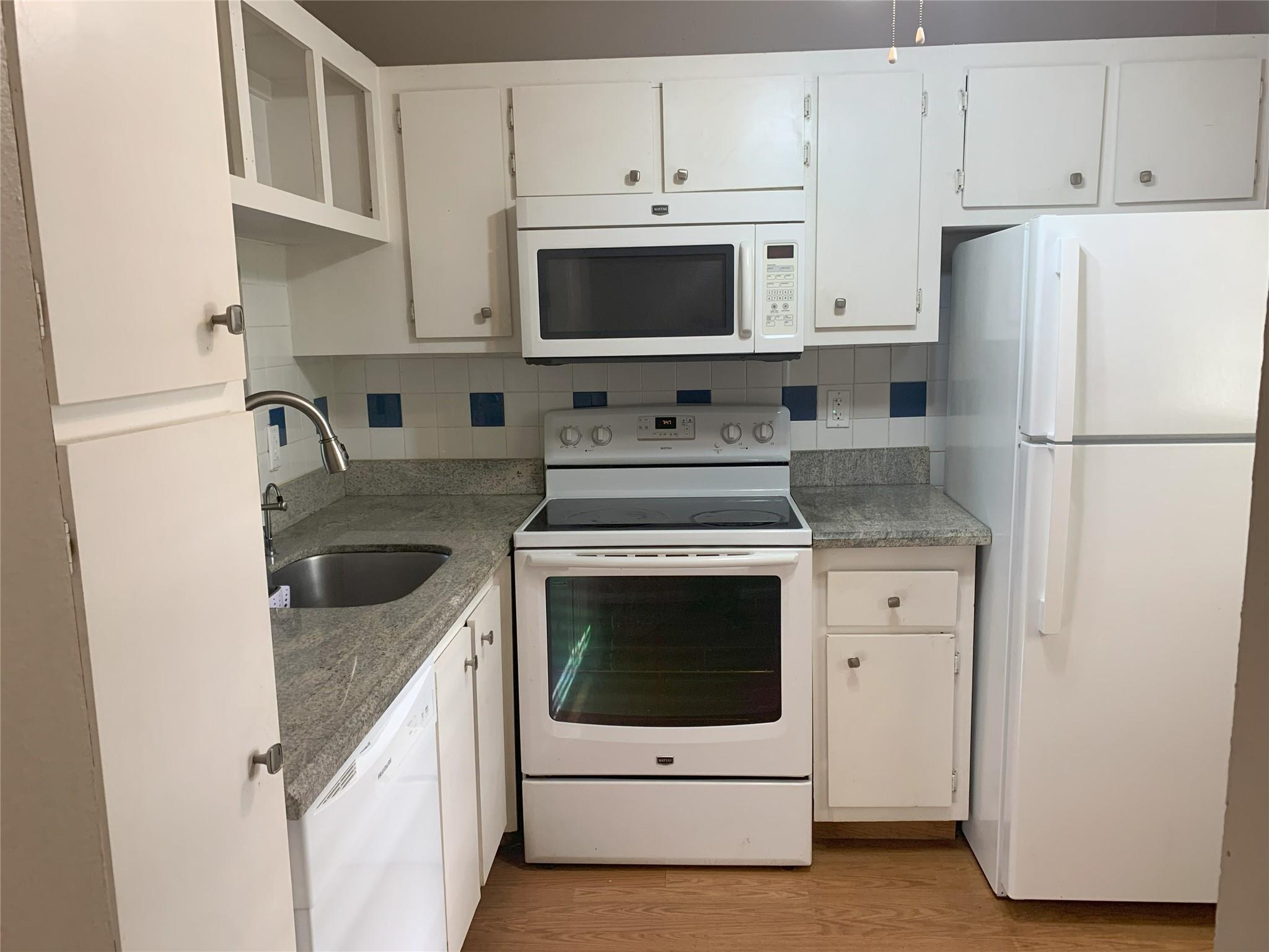 9460 Poinciana Pl 303