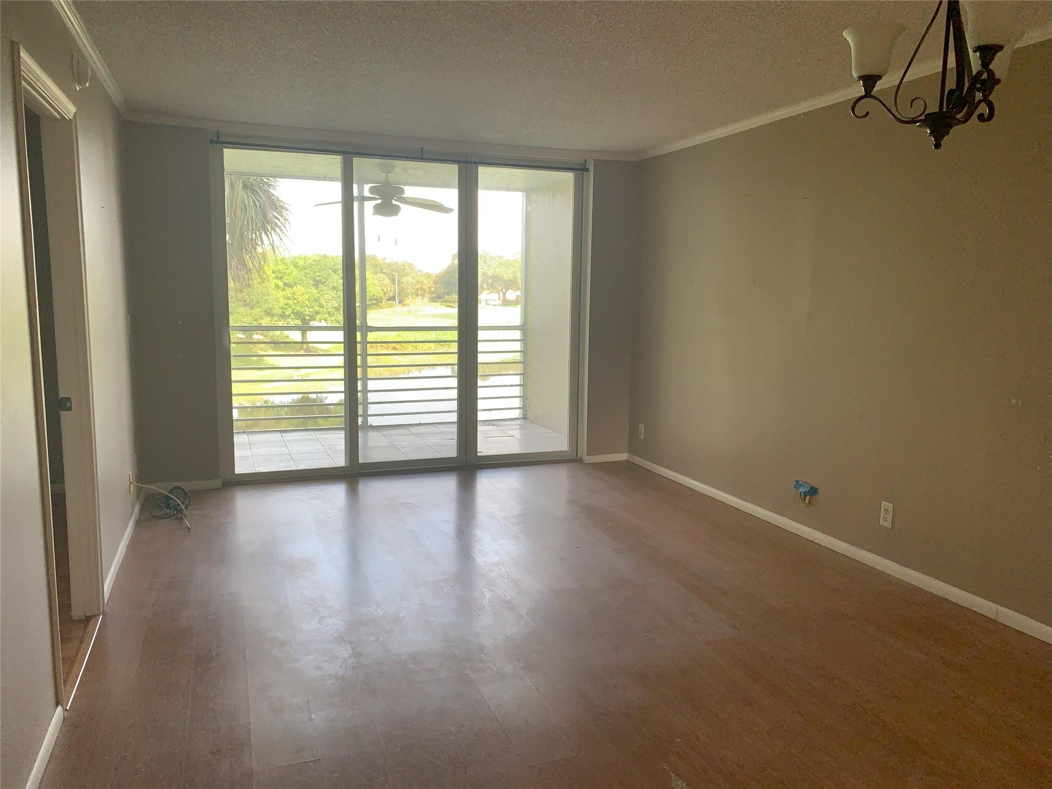 9460 Poinciana Pl 303