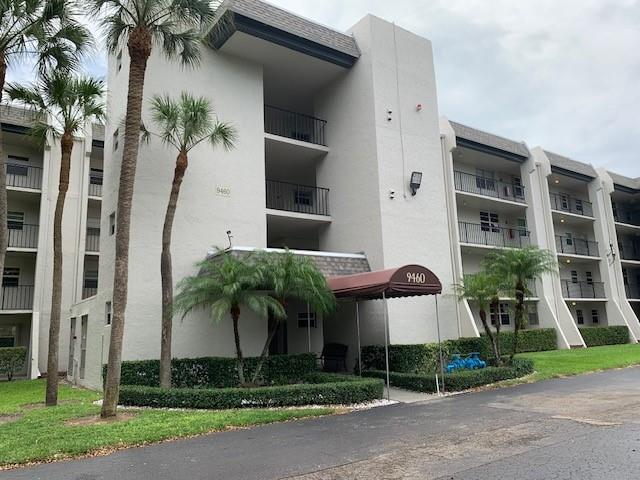This is a 2/2 with a screened in patio and a great view of the lake and country club. Impact windows & patio doors, tankless water heater 2024, HVAC & thermostat 6/2023 with a transferable maintenance plan, new dishwasher 2021. Refrigerator with ice maker (new water lines & filter system 2023). New garbage disposal 2021. Access to the private Country Club (Included in the maintenance fee), two restaurants, golf, tennis, pickle ball, and many additional fun activities