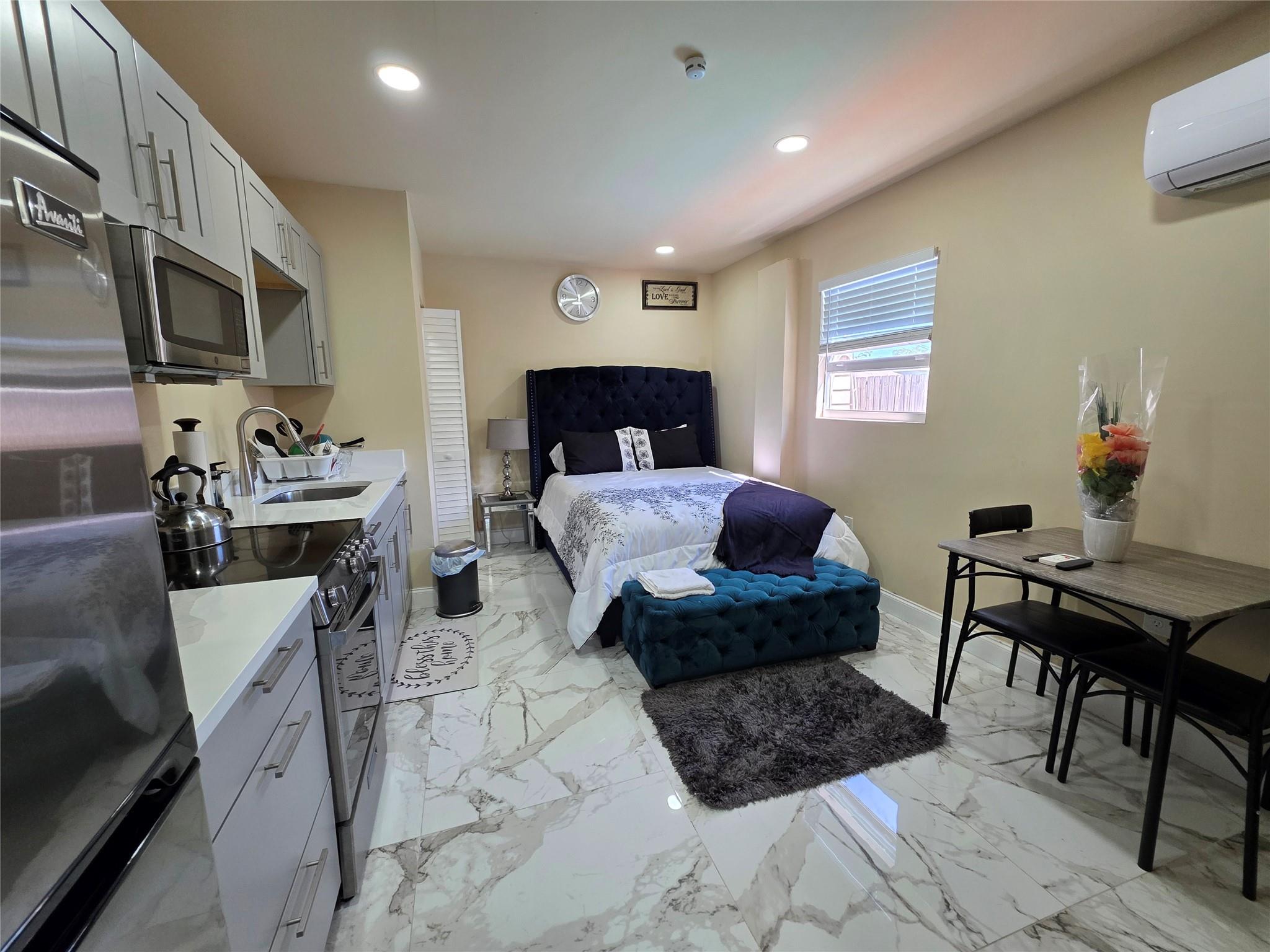 SUNRISE GOLF VILLAGE 3RD - Residential Lease