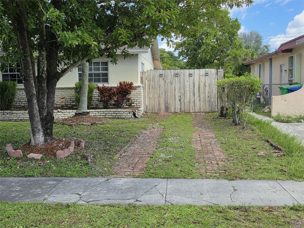 SUNRISE GOLF VILLAGE 3RD - Residential Lease