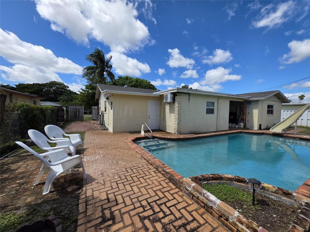 SUNRISE GOLF VILLAGE 3RD - Residential Lease