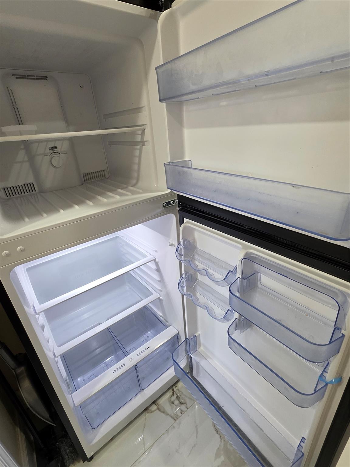 SUNRISE GOLF VILLAGE 3RD - Residential Lease