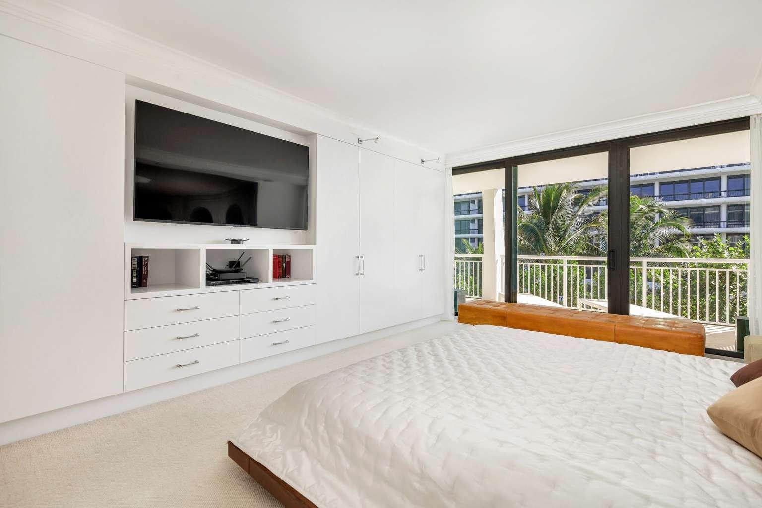 TWENTY SIX HUNDRED COND - Residential