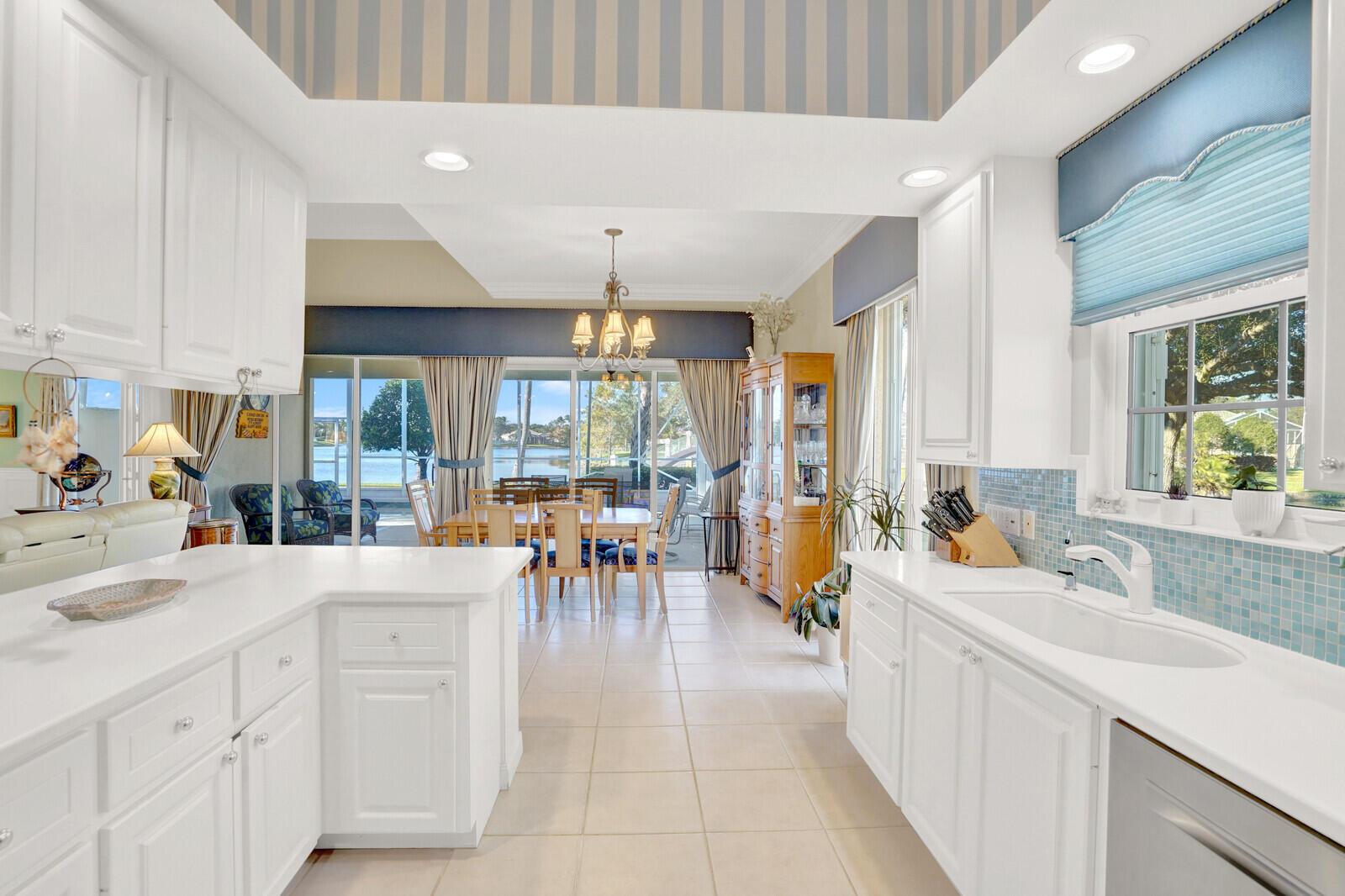 VILLAGEWALK OF WELLINGTON - Residential