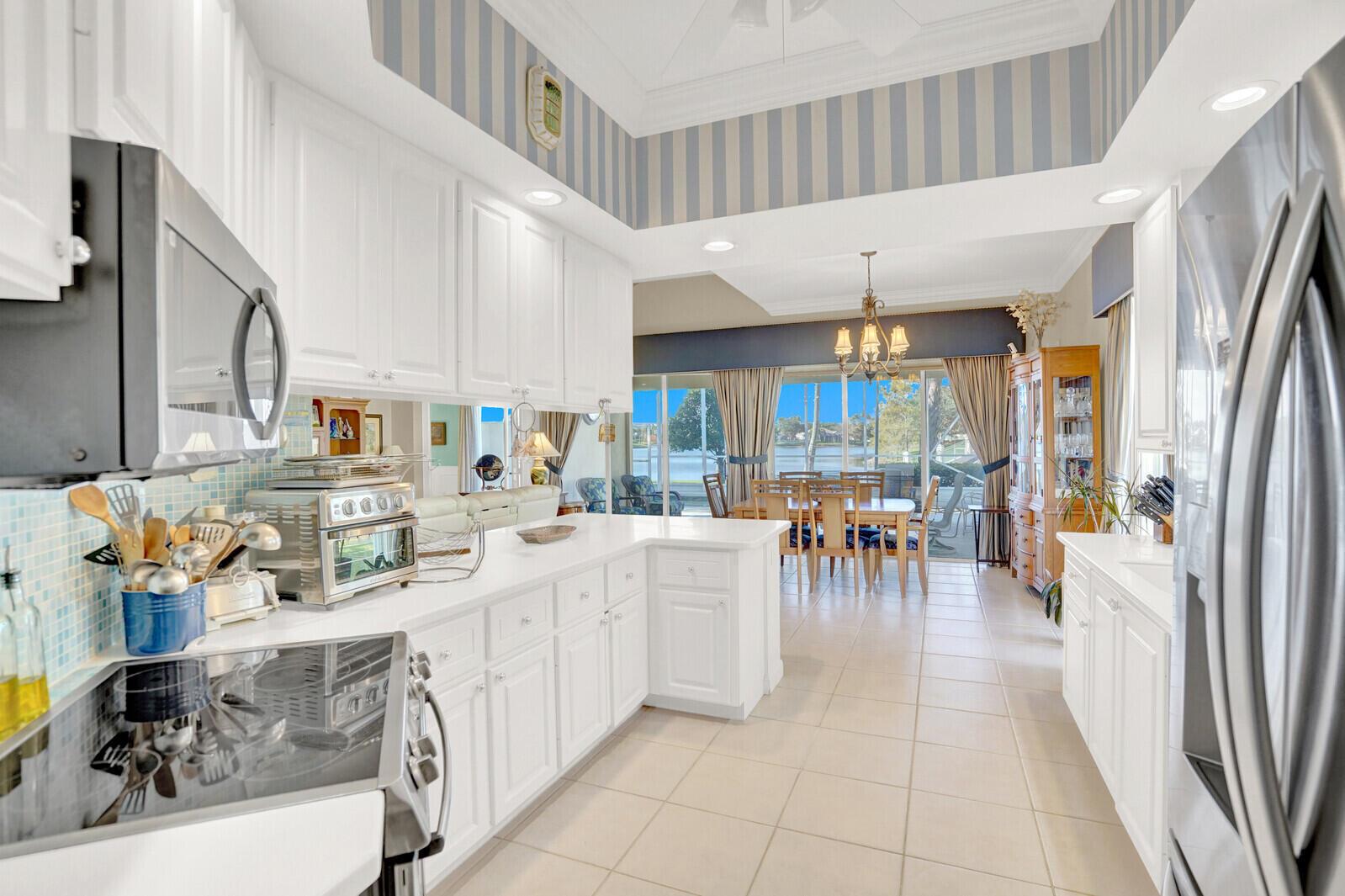 VILLAGEWALK OF WELLINGTON - Residential