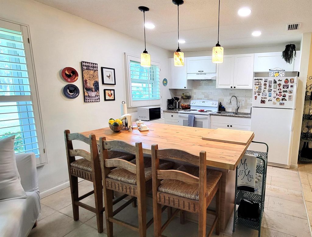 Photo of 290 N High Point Boulevard #C, Boynton Beach, FL 33435 (MLS # R10978071)